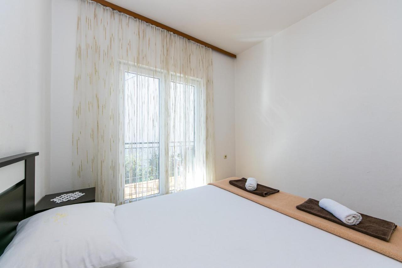 Apartments With A Parking Space Gradac, Makarska - 14708 Exterior photo